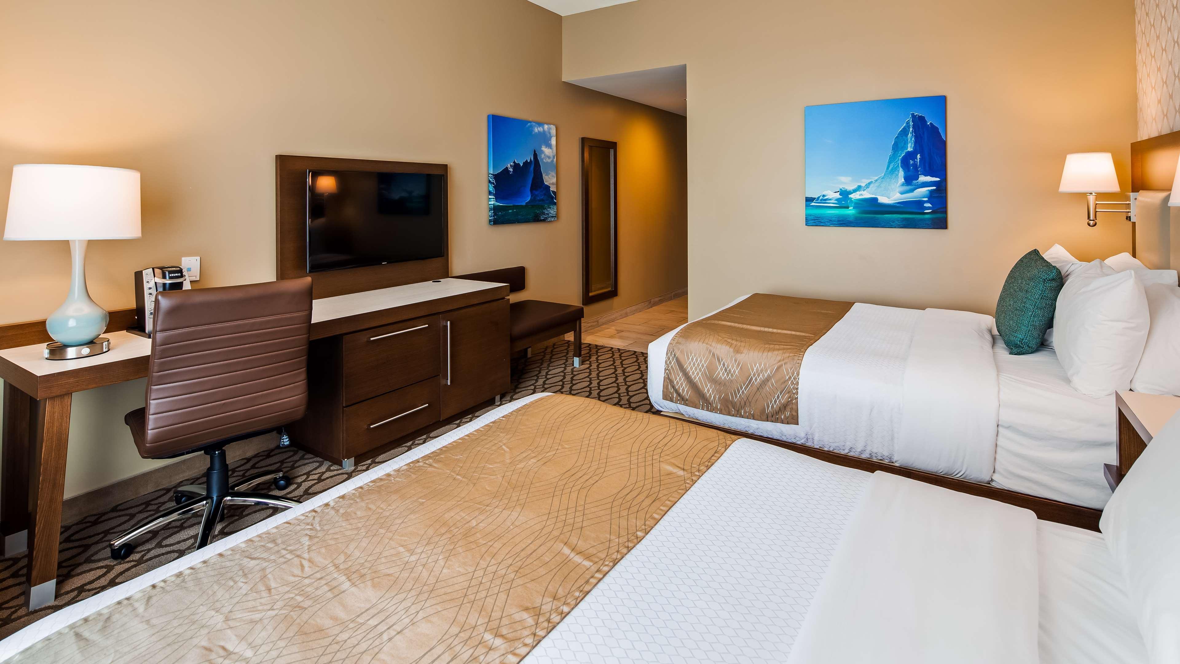 Best Western Plus St. John'S Airport Hotel And Suites Exteriör bild