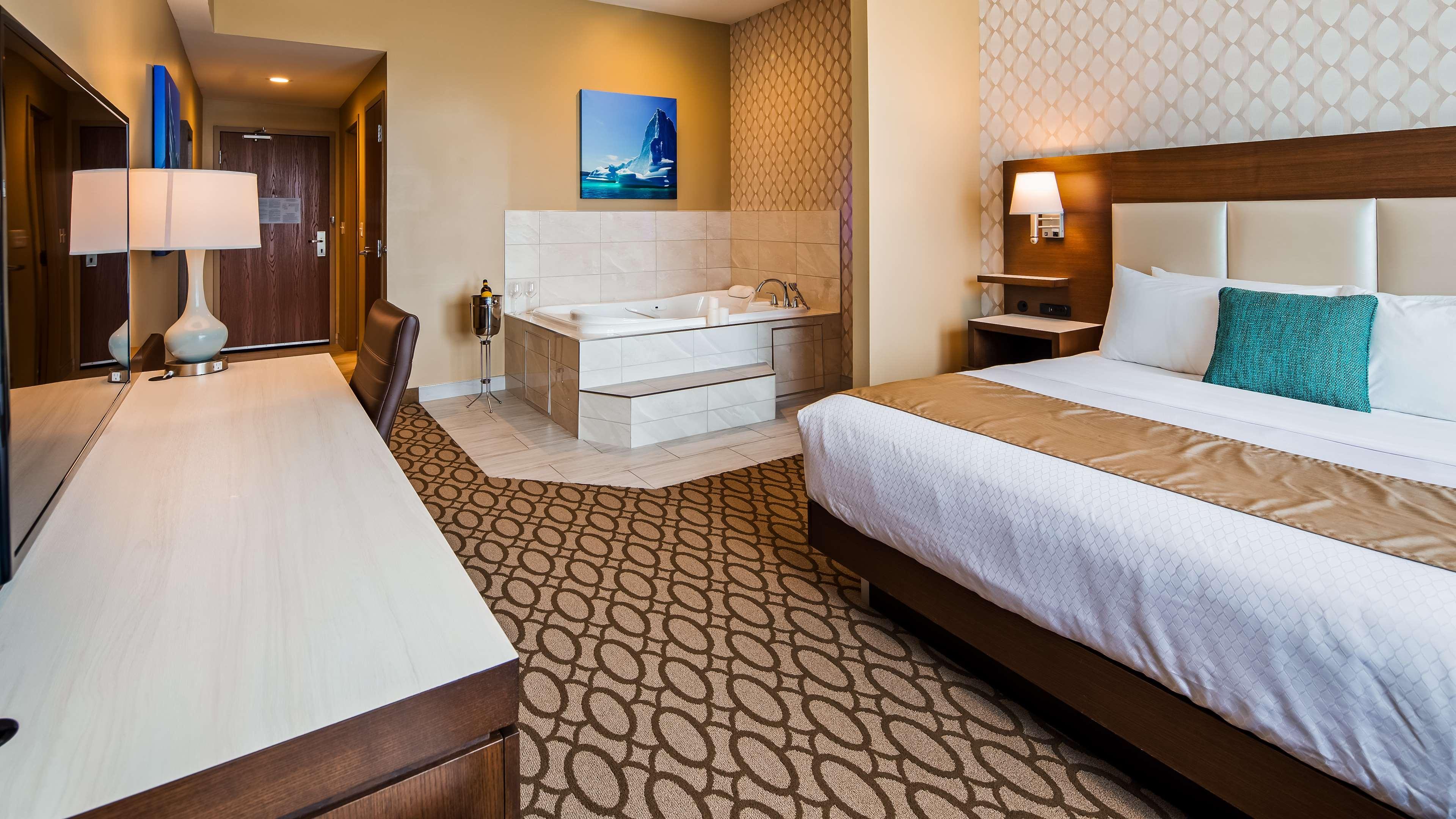 Best Western Plus St. John'S Airport Hotel And Suites Exteriör bild