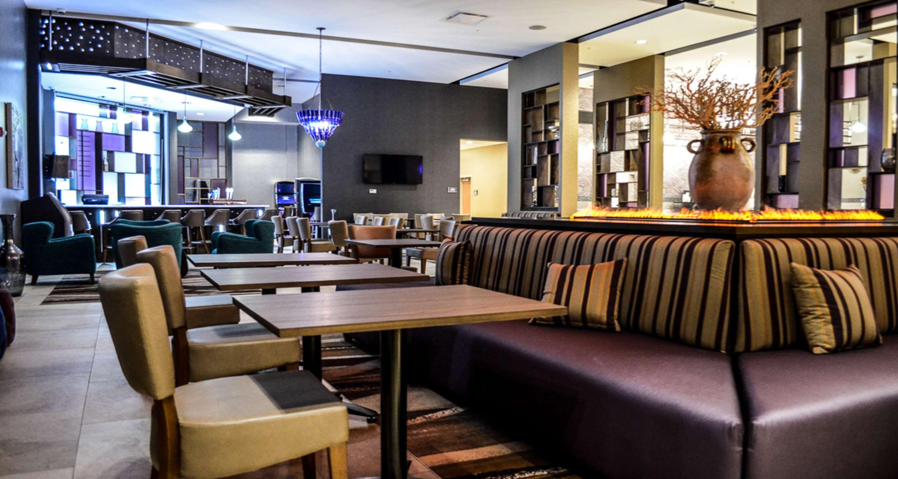 Best Western Plus St. John'S Airport Hotel And Suites Exteriör bild