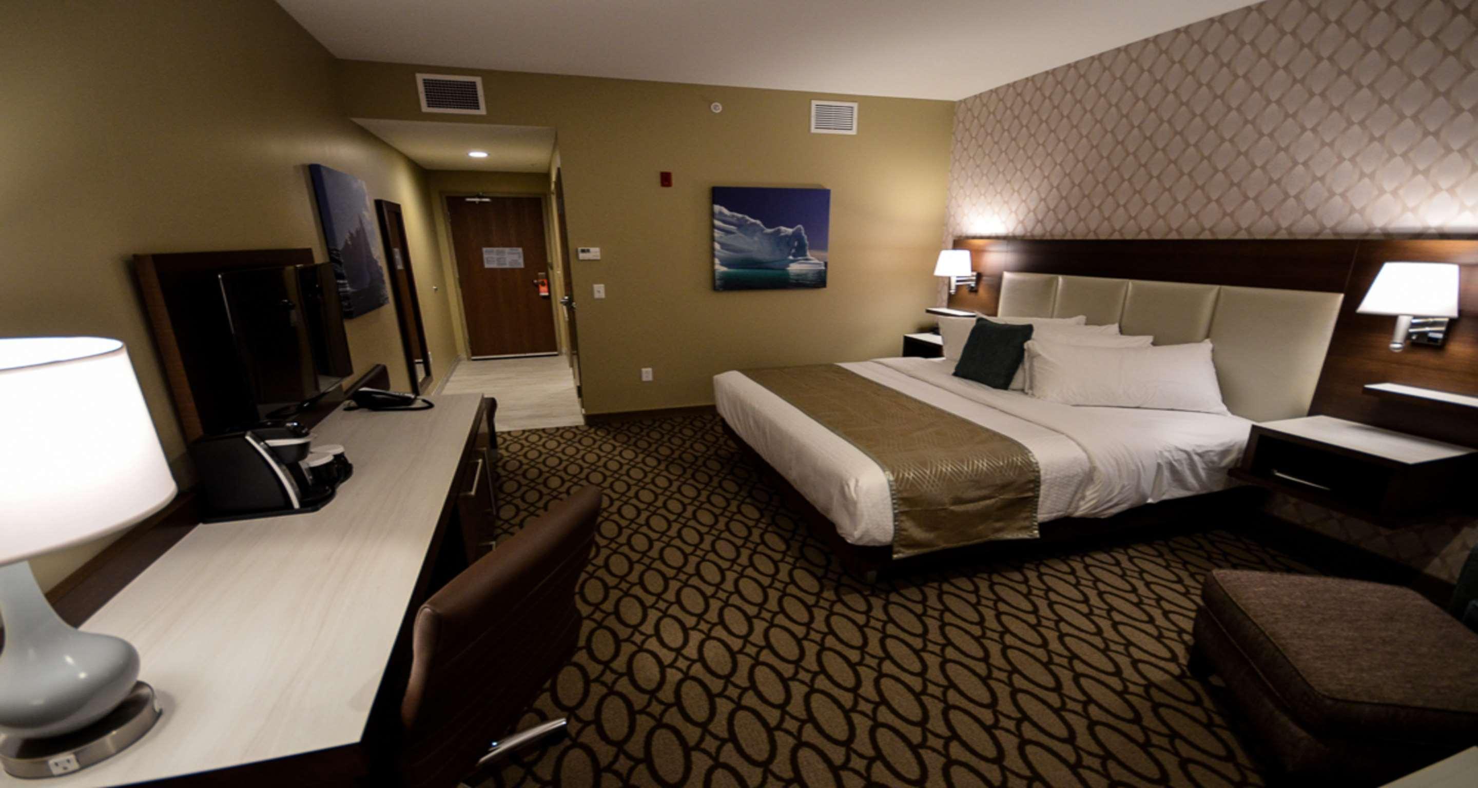 Best Western Plus St. John'S Airport Hotel And Suites Exteriör bild