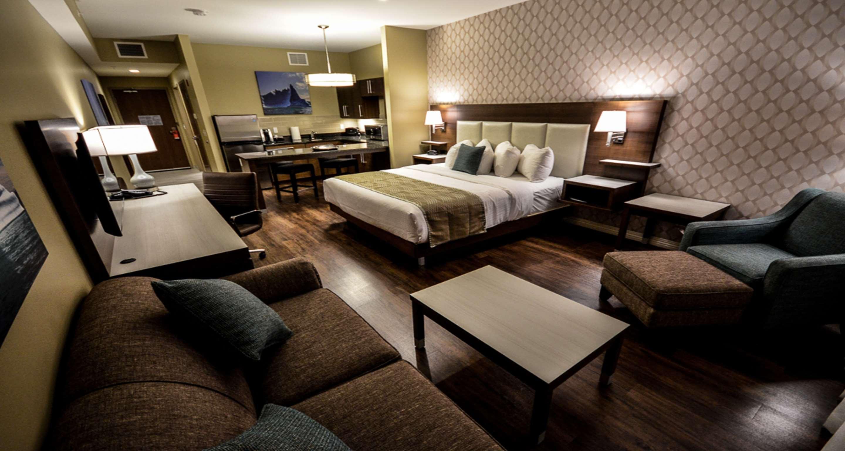 Best Western Plus St. John'S Airport Hotel And Suites Exteriör bild