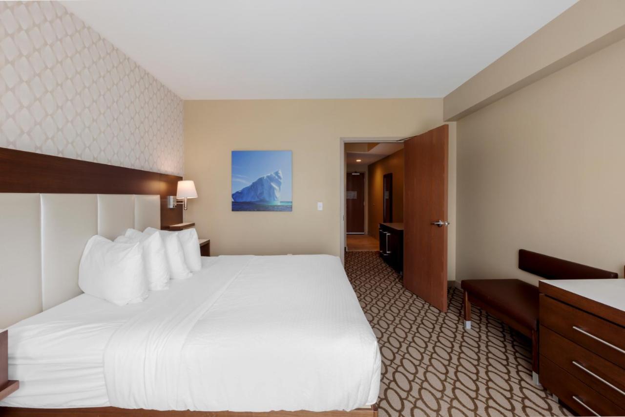 Best Western Plus St. John'S Airport Hotel And Suites Exteriör bild