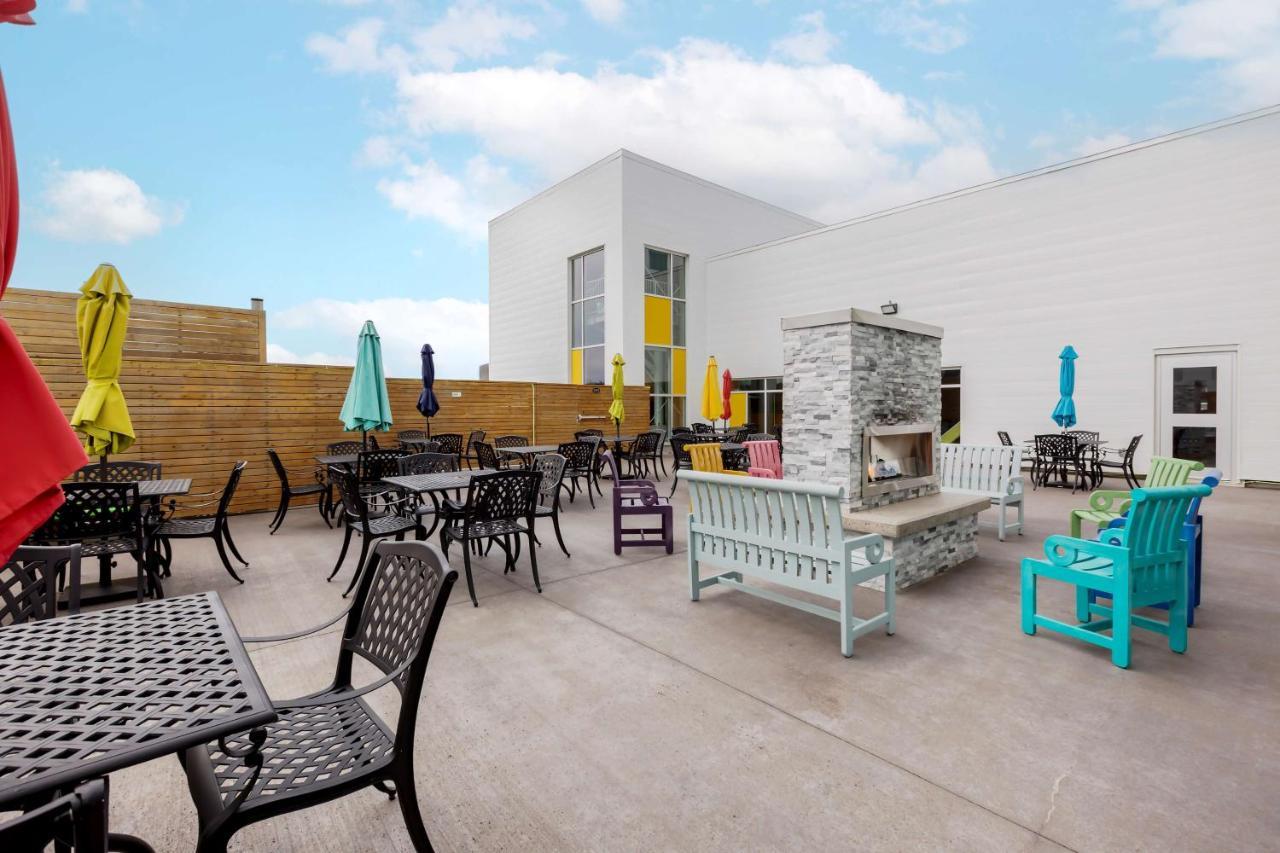Best Western Plus St. John'S Airport Hotel And Suites Exteriör bild